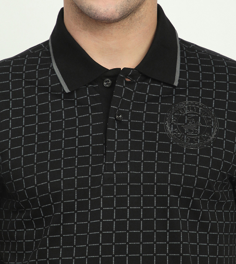 تيشيرت بولو بأكمام قصيرة وشعار  