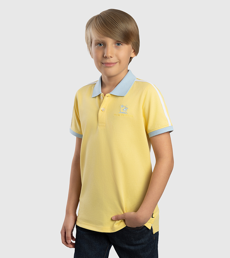 تيشيرت بولو بأكمام قصيرة بتطريز شعار