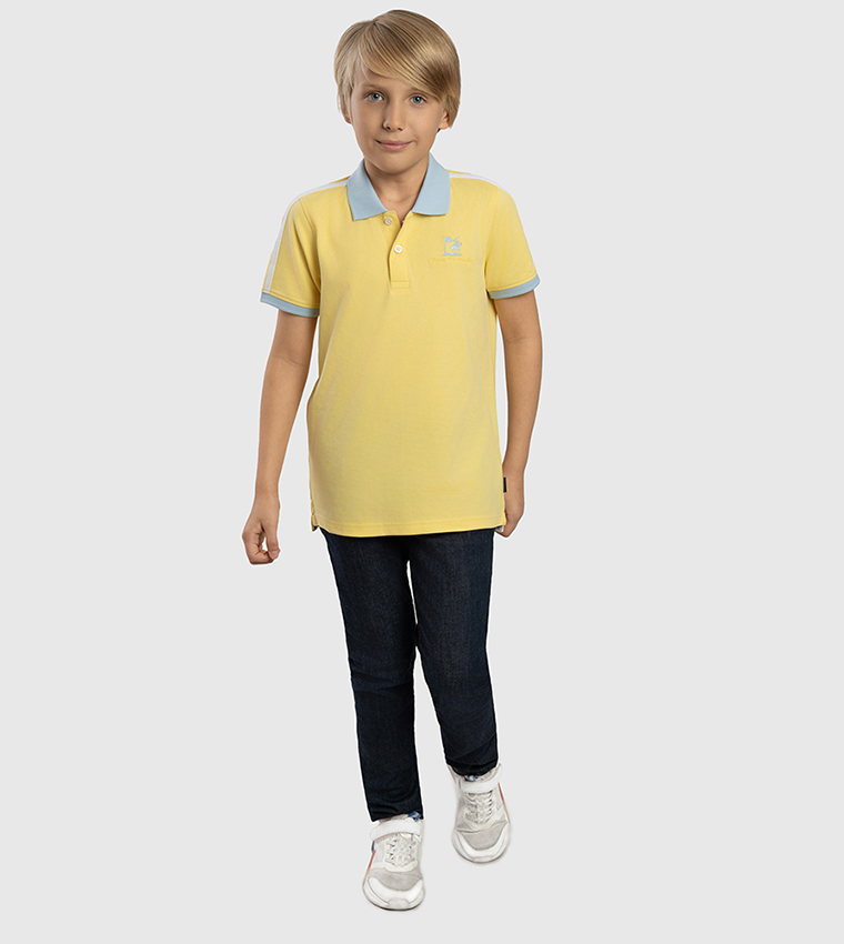 تيشيرت بولو بأكمام قصيرة بتطريز شعار