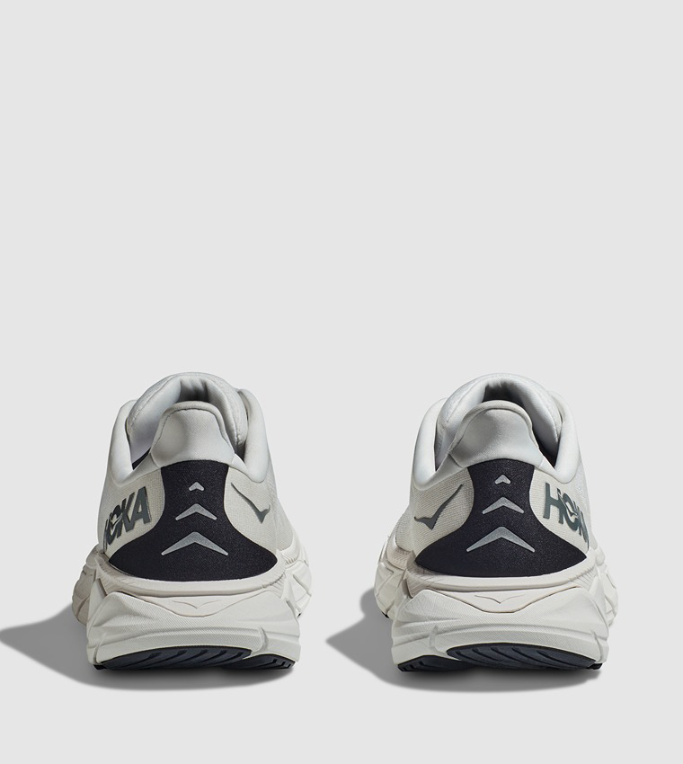 ARAHI 6 Knitted Running Shoes