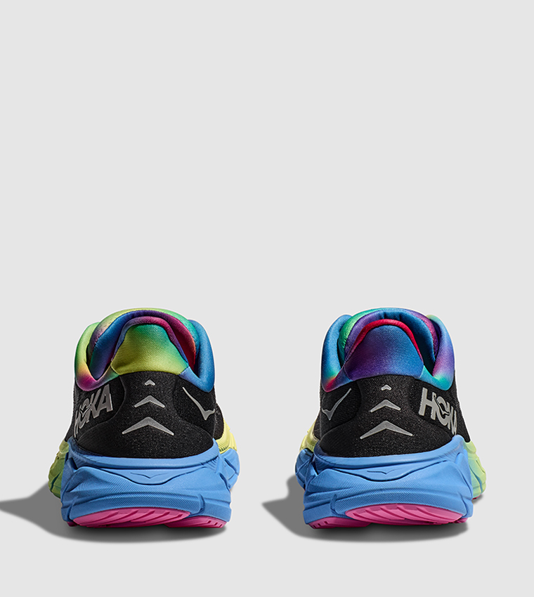 ARAHI 6 Knitted Running Shoes