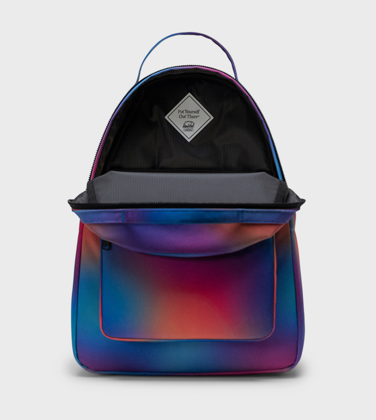 حقيبة ظهر نوفا بشعار الماركة 