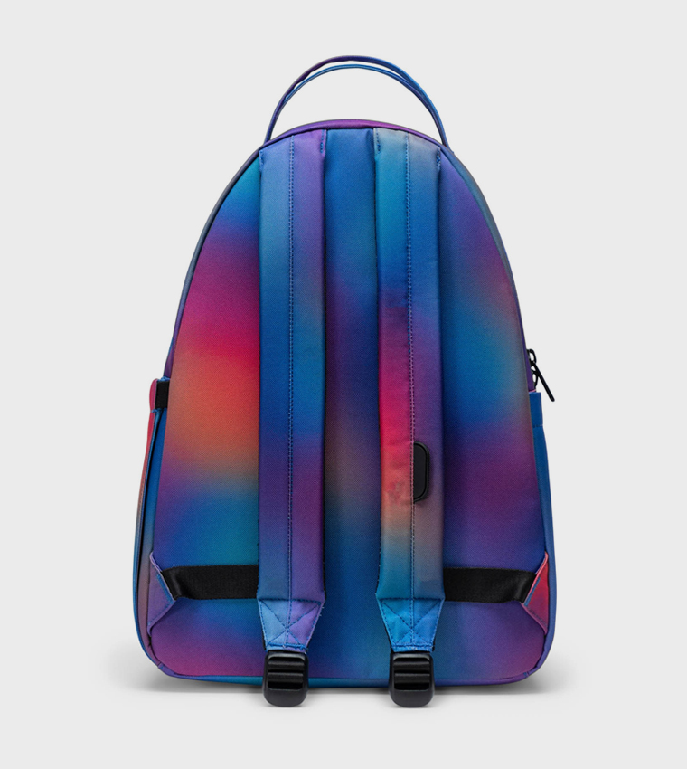 حقيبة ظهر نوفا بشعار الماركة 