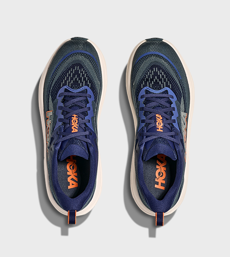 SKYFLOW Textured Running Shoes