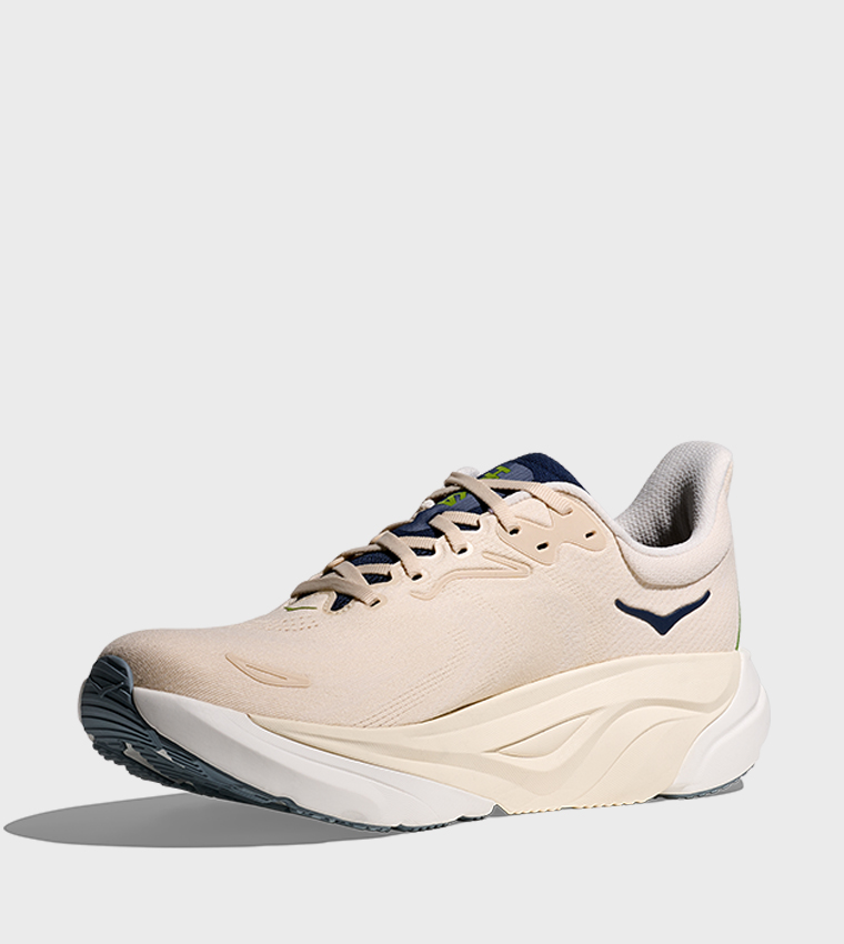 ARAHI 8 Textured Running Shoes