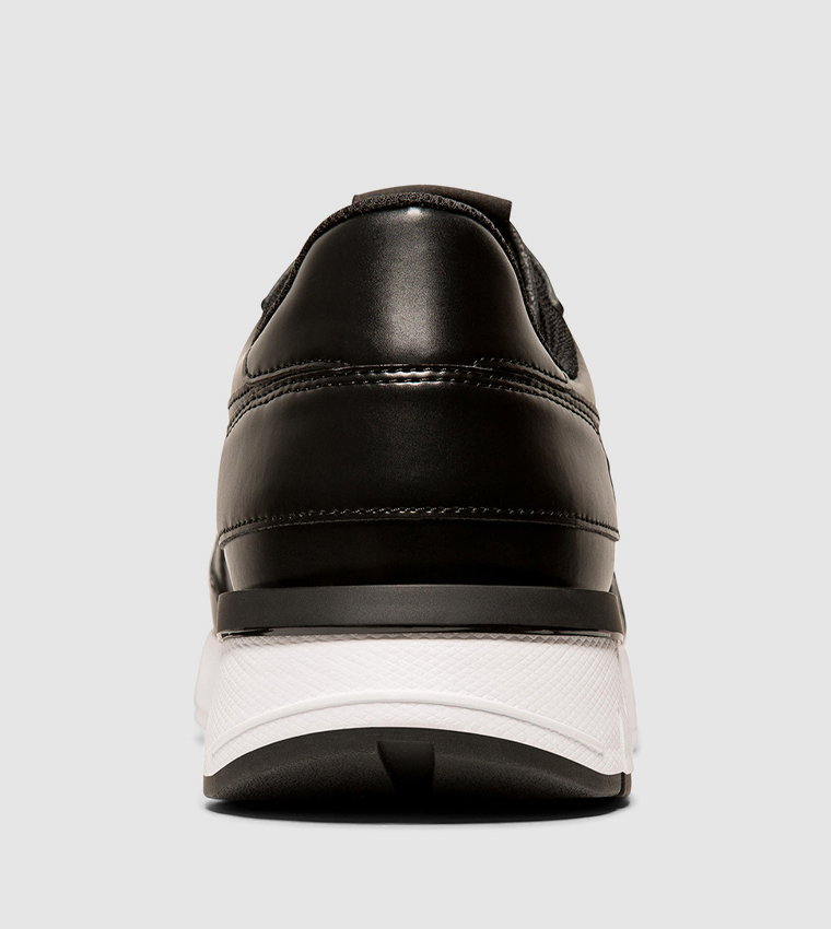 REBILAC RUNNER Low Top Sneakers
