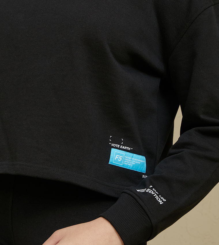 سترة قصيرة بتفاصيل سحاب أمامي - أسود