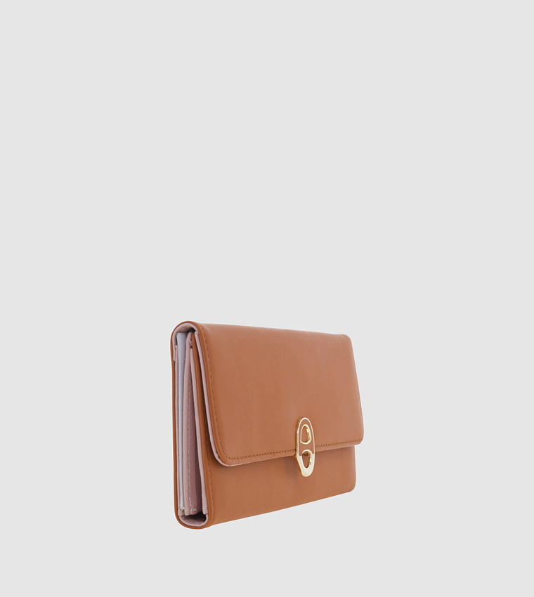 محفظة بقفل مغناطيسي  بلون أسود