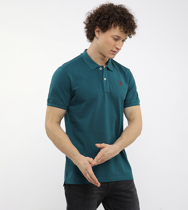 تيشيرت بتطريز شعار وكم قصير 