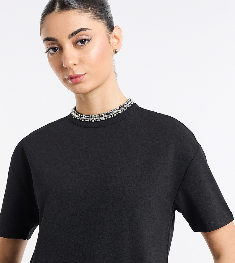 Embellished Mock Neck Short Sleeves Top