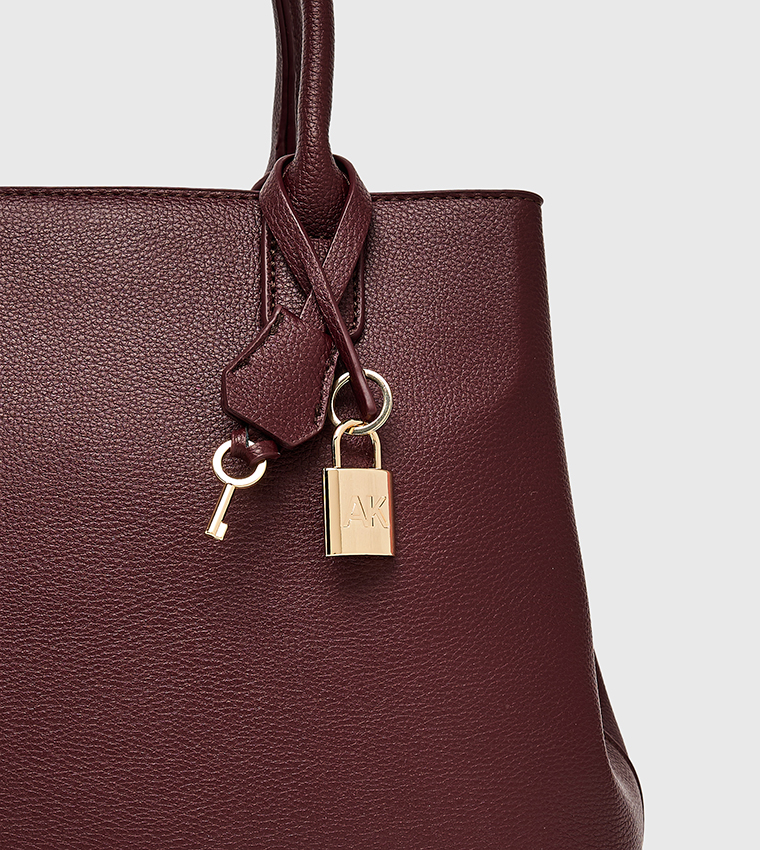 شنطة ساتشل بسحاب