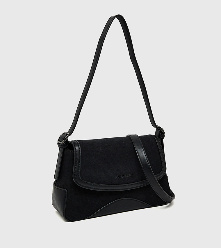 شنطة كتف نسائية فلاب بحواف متباينة 