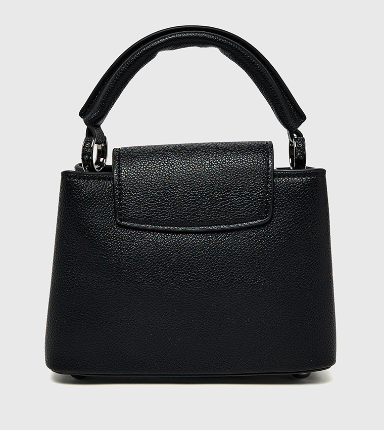 شنطة يد نسائية بشعار 