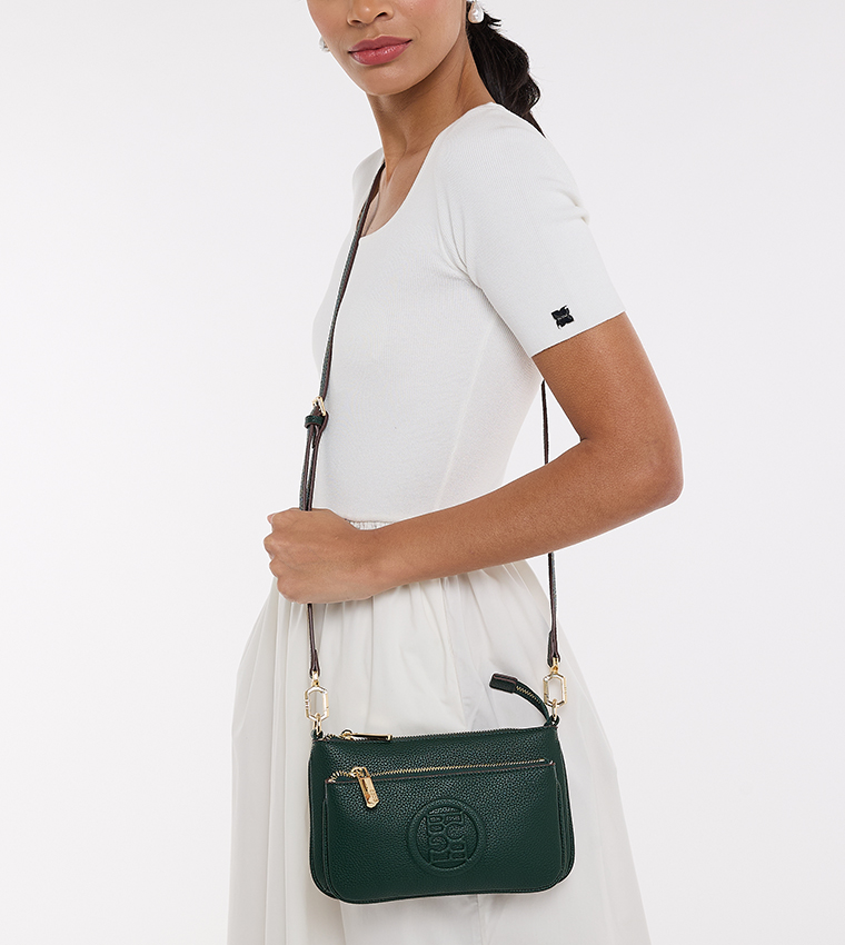 حقيبة كروس بادي بتطريز شعار 