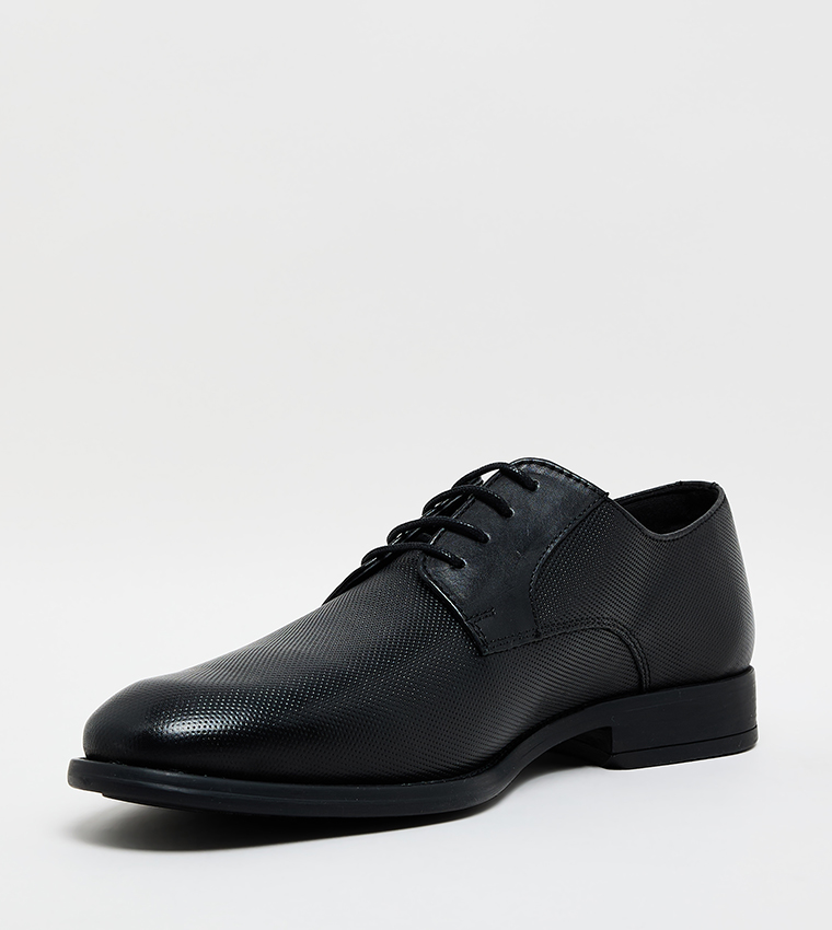 حذاء رسمي جلد برباط  