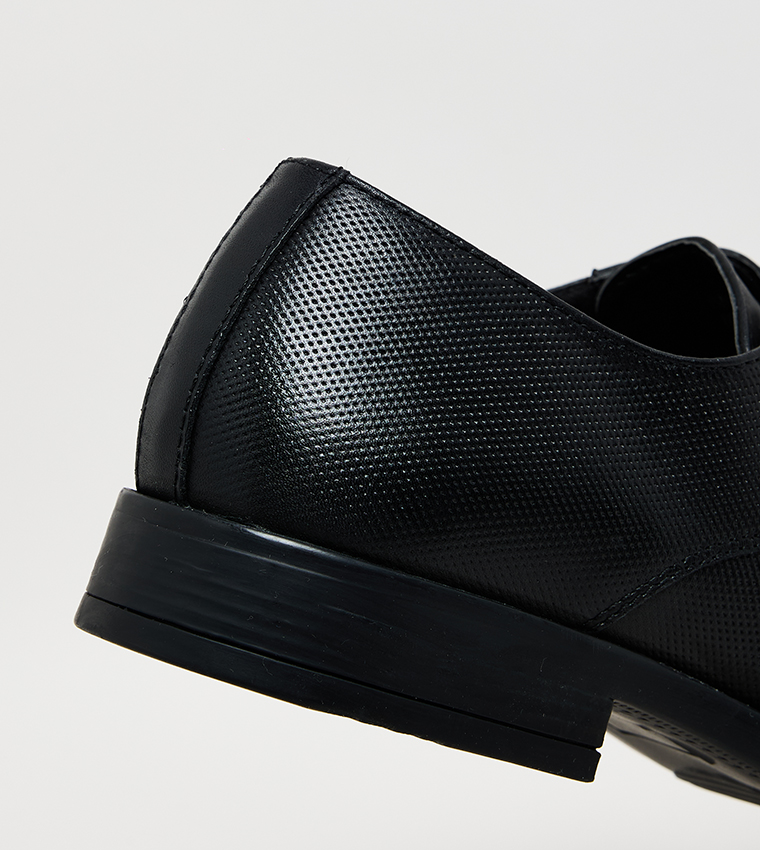 حذاء رسمي جلد برباط  