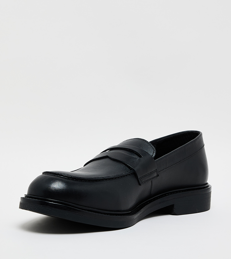 Solid Round Toe Loafers