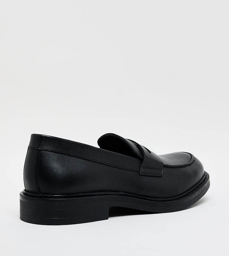 Solid Round Toe Loafers