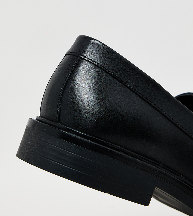 Solid Round Toe Loafers