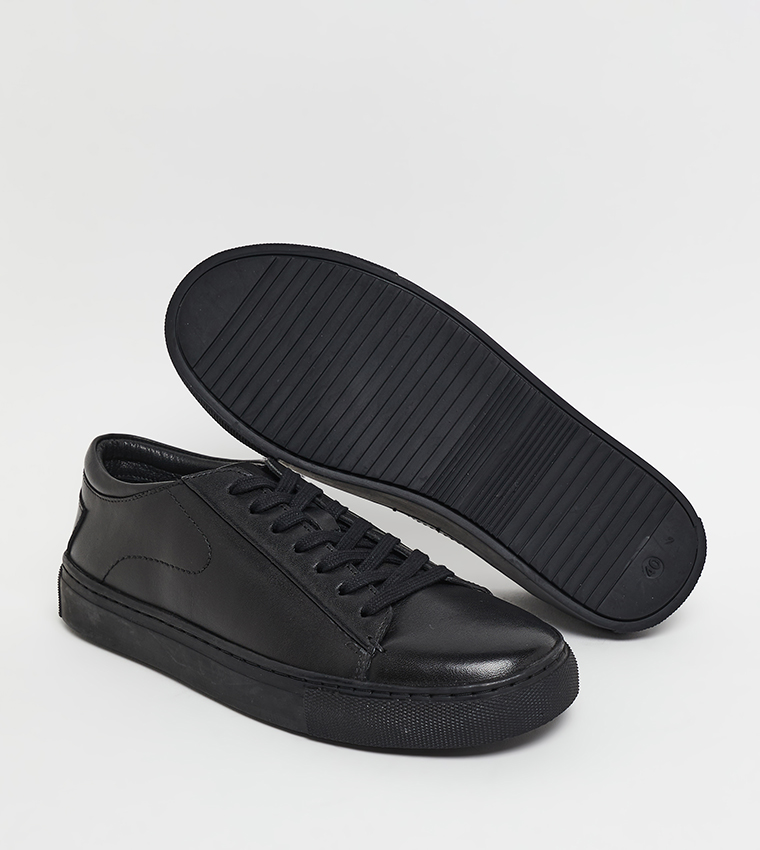 STOCK Solid Lace-Up Shoes