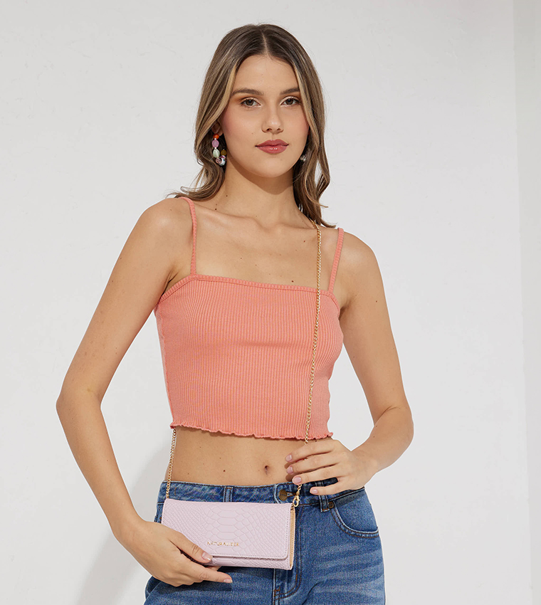 محفظة بنقشة بارزة