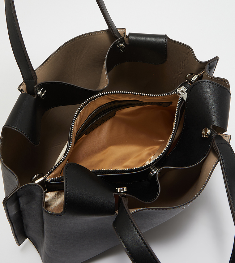 Buy Tyra Classic Top Handle Bag In Black 6thStreet UAE