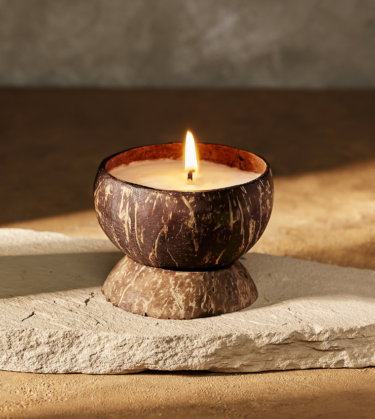 Coconut Shell Soy-wax Candle by Home Boutique | Darjeeling Tea | 200 g