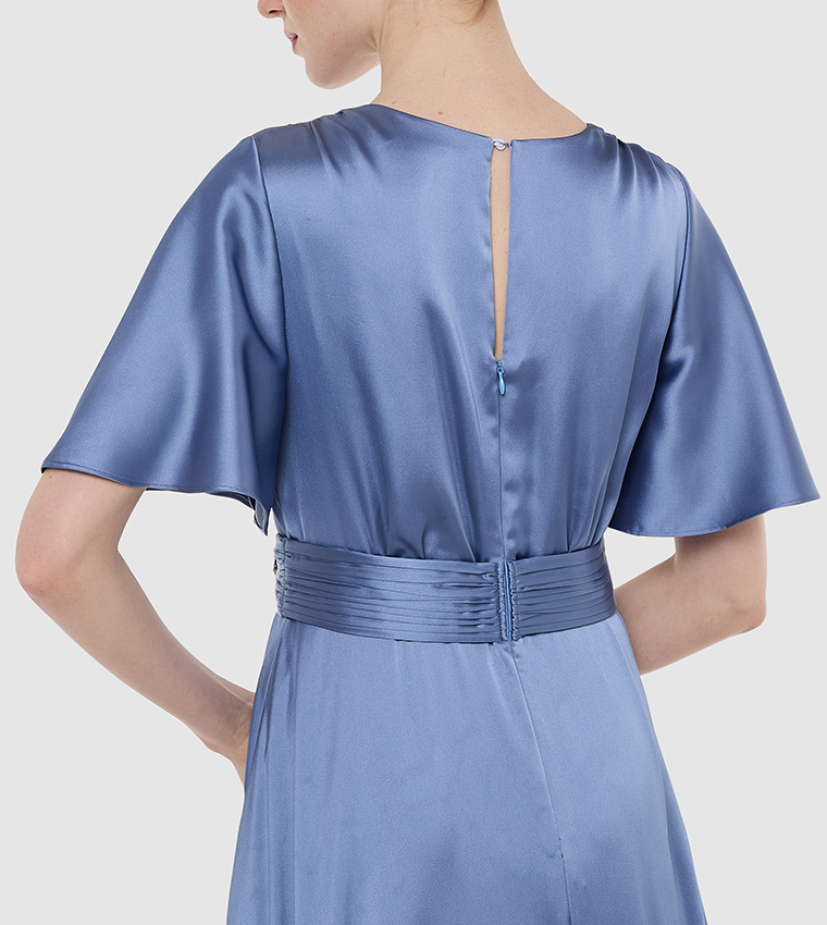 فستان ماكسي ساتان مع حزام وأكمام قصيرة منسدلة