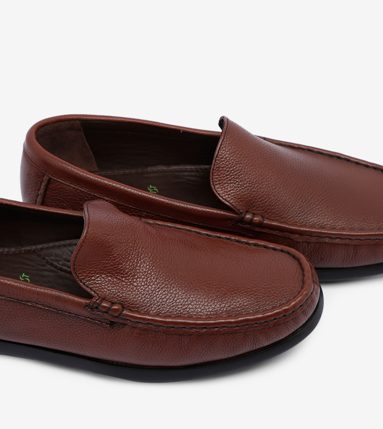 Solid Classic Loafers - Brown