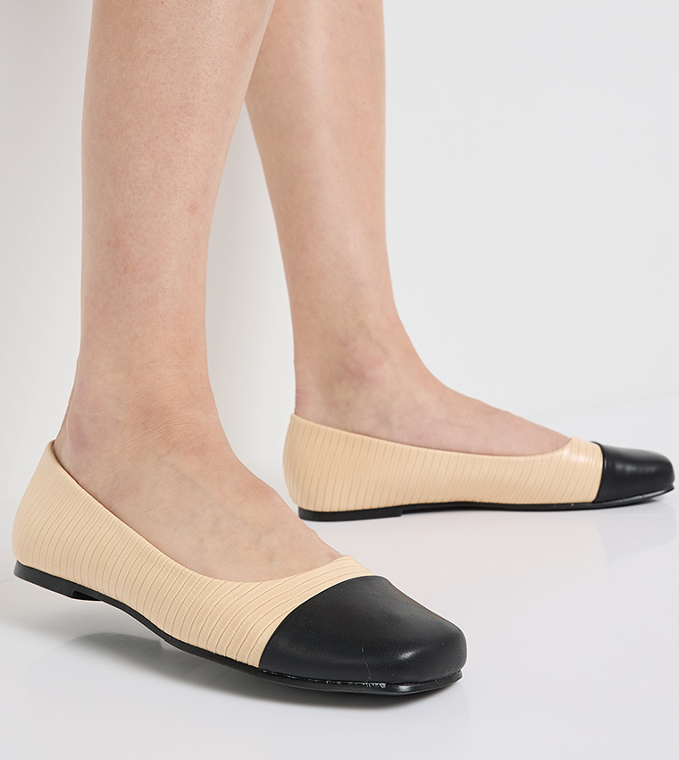 D-ROUND Cap Toe Ballerinas