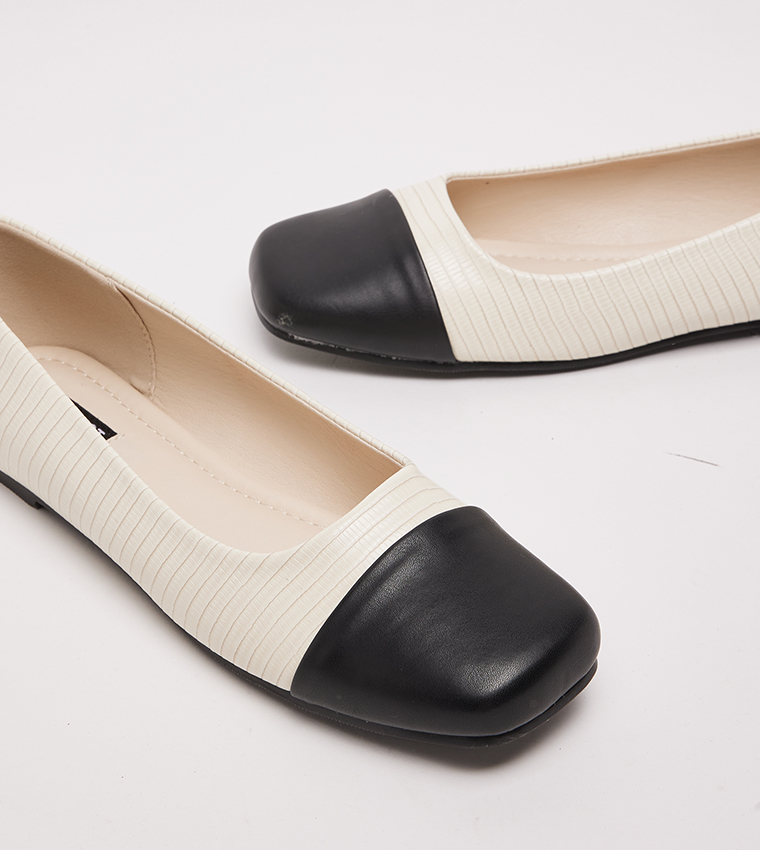 D-ROUND Cap Toe Ballerinas