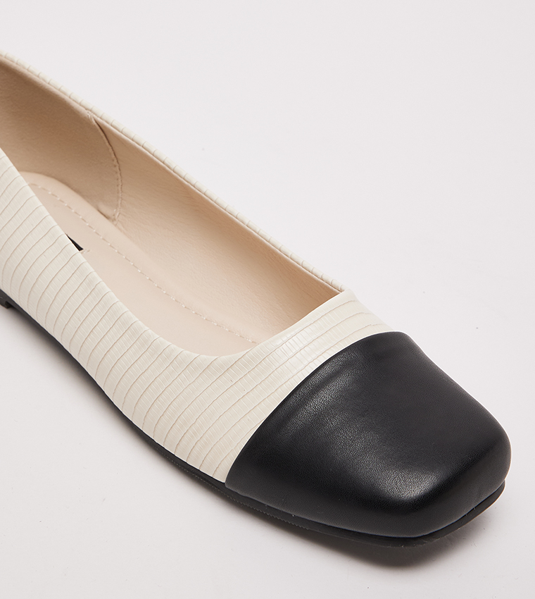 D-ROUND Cap Toe Ballerinas