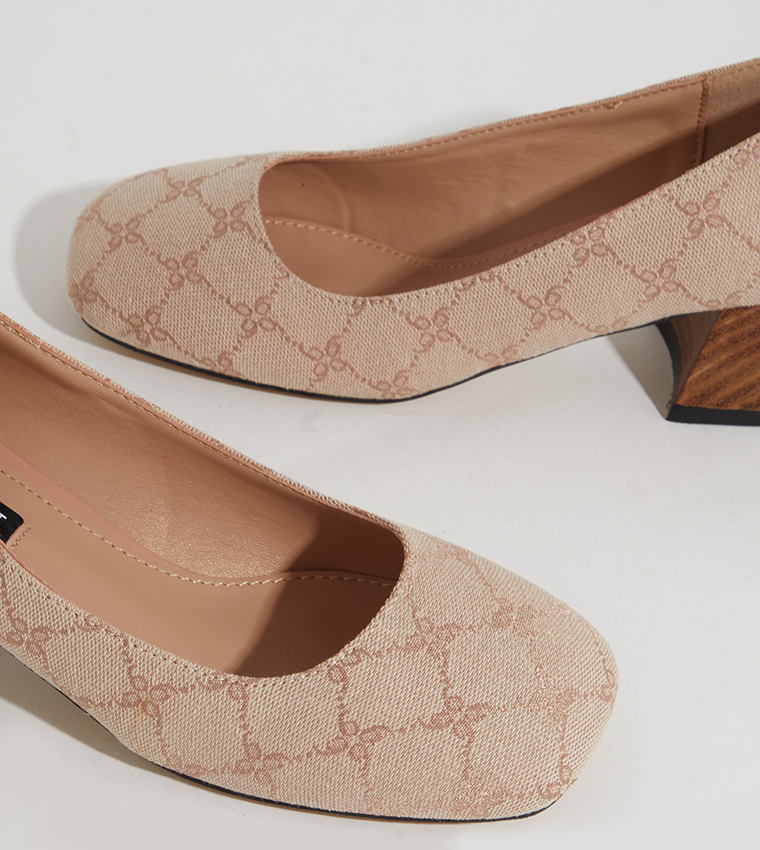 D-KIA Patterned Block Heel Pumps