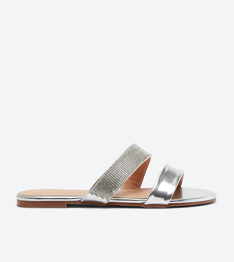 Buy ZAHA @ CCC Slippers Silver In Silver | 6thstreet Qatar