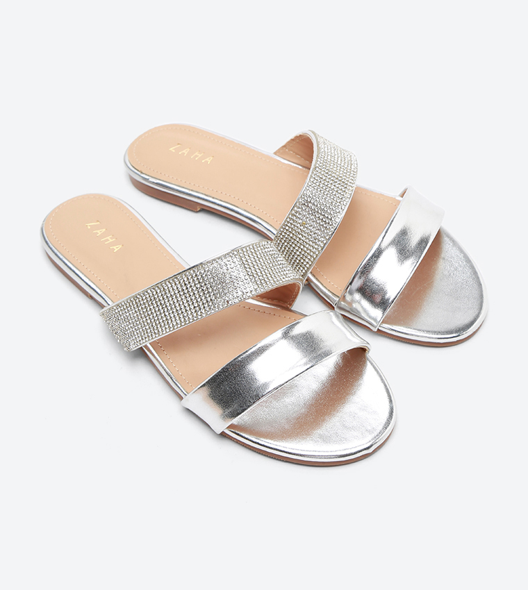 Buy ZAHA @ CCC Slippers Silver In Silver | 6thstreet Qatar