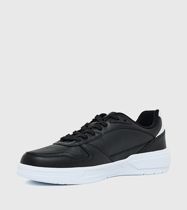 سنيكرز رجالي بشعار ورباط 