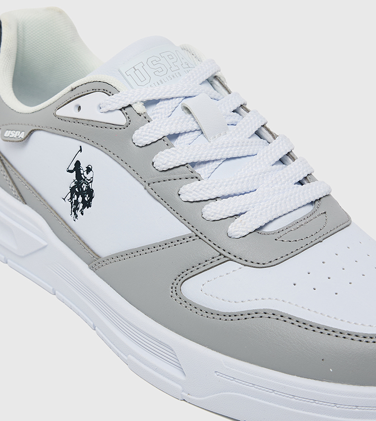 سنيكرز رجالي بشعار ورباط 