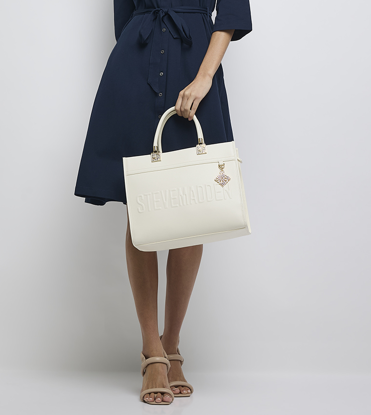 شنطة توت مع باوتش