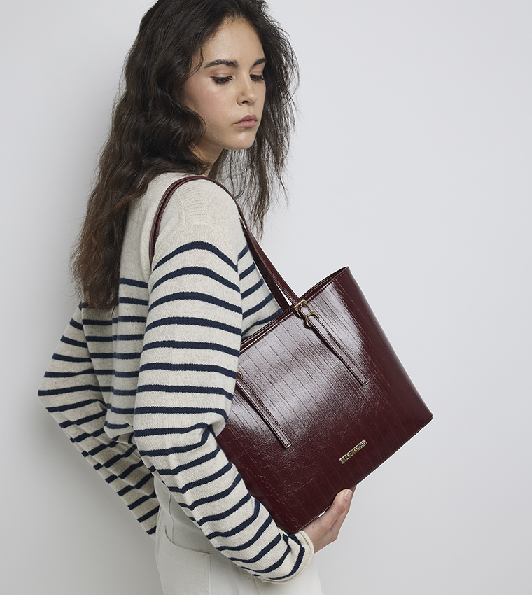 Textured Buckle Detail Shoulder Bag