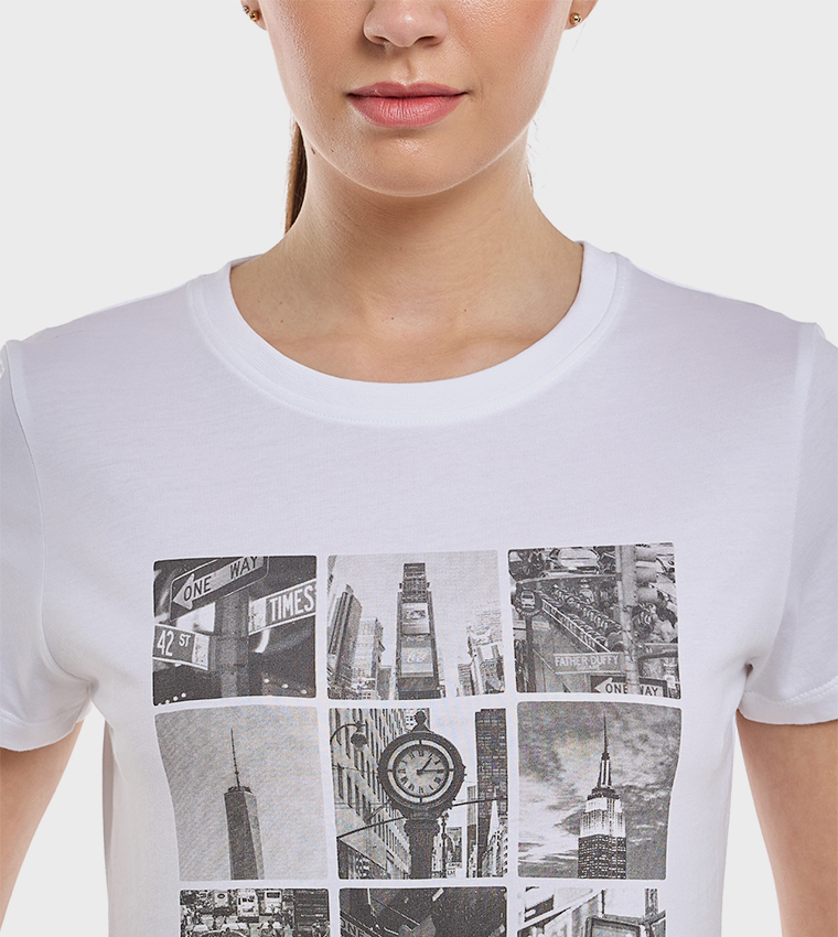 Graphic Print T-Shirt with Crew Neck