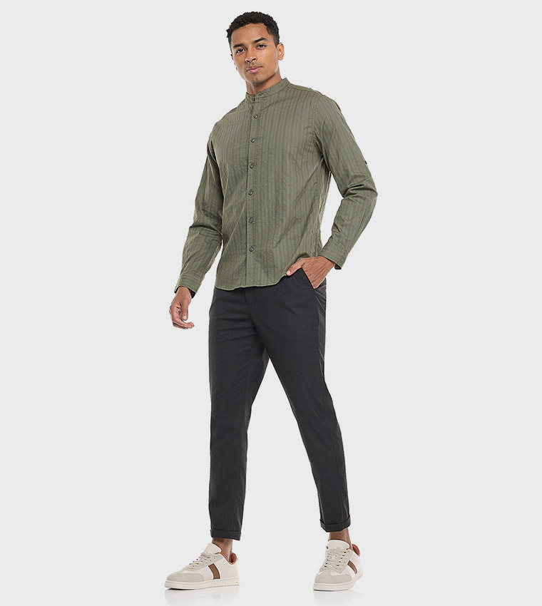Solid Cropped Trousers with Button Closure