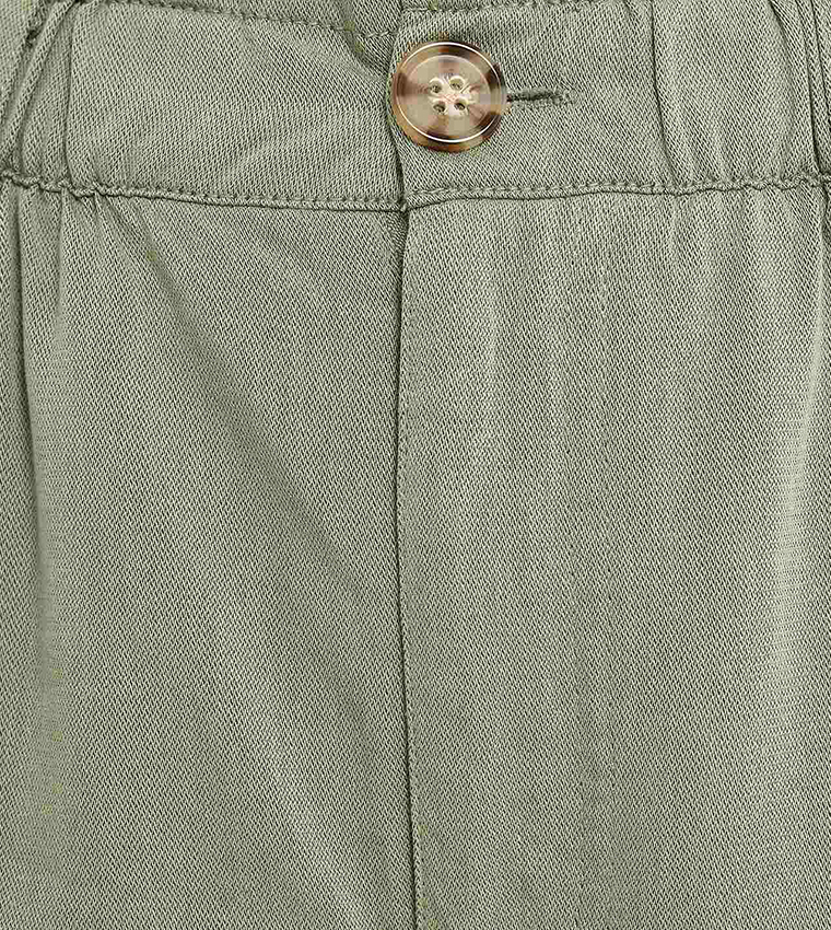 Solid Tapered Fit Pants With Button Closure