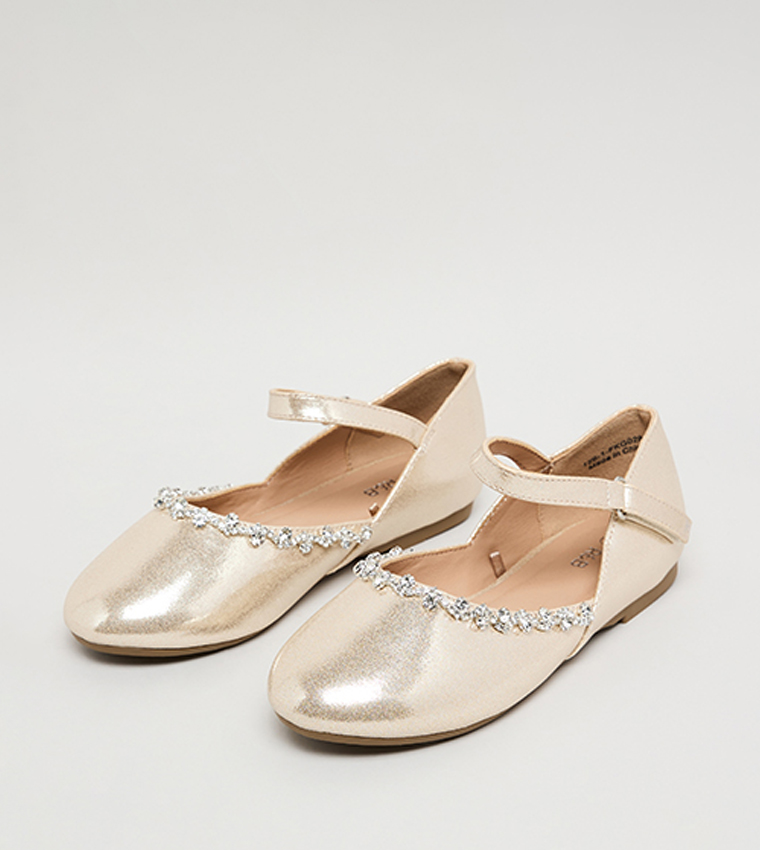 Embellished Flat Shoes