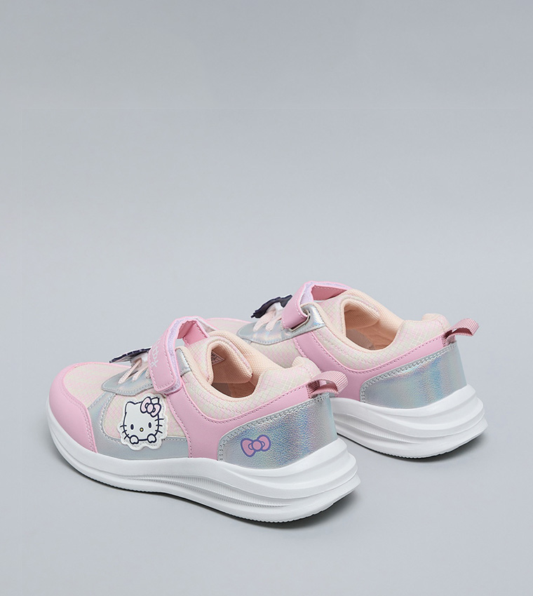 سنيكرز بحزام فليكرو 