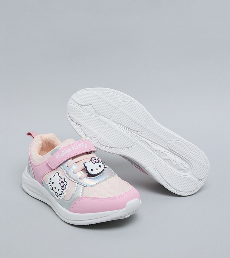 سنيكرز بحزام فليكرو 