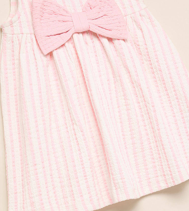 فستان بقصة A وطبعة وقبة مستديرة 