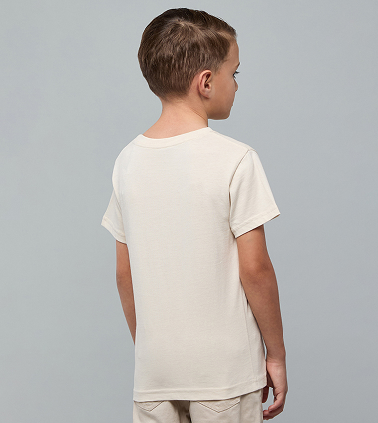 تيشيرت كم قصير بقبة مستديرة وطبعة