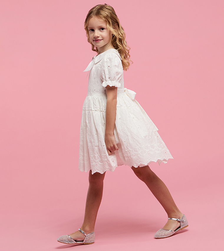 فستان مطرز كم باف بقبة بيتر بان 