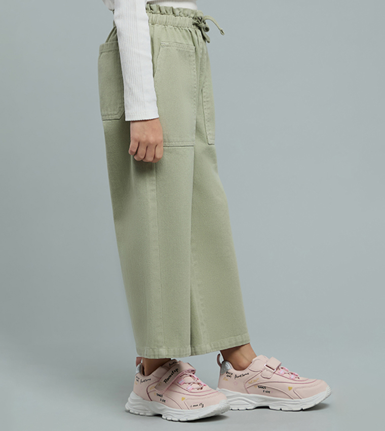 بنطلون واسع سادة برباط على الخصر