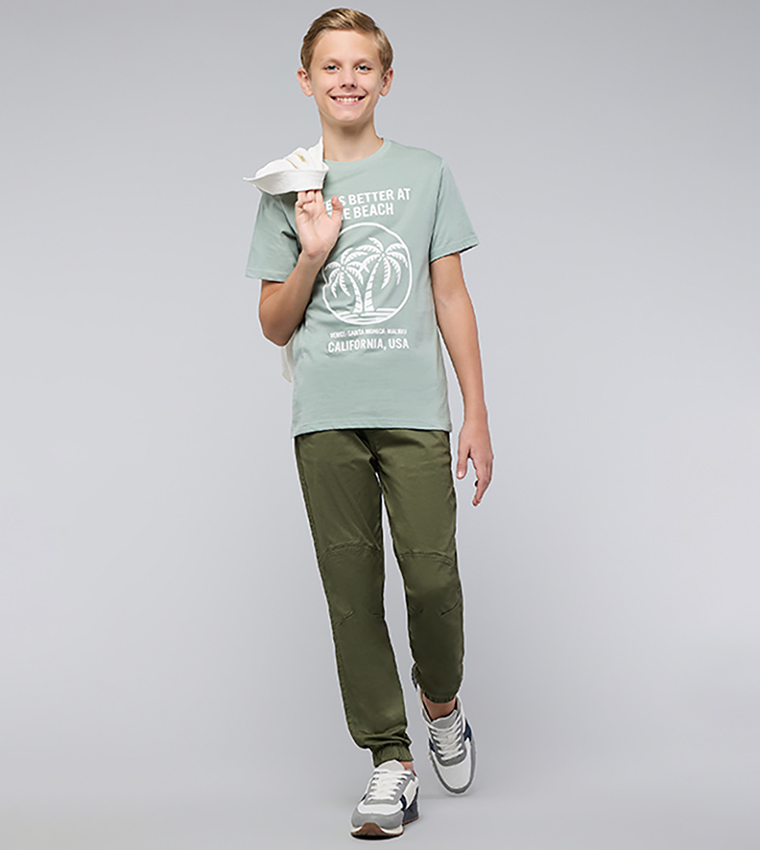 تيشيرت كم قصير بقبة مستديرة وطبعة